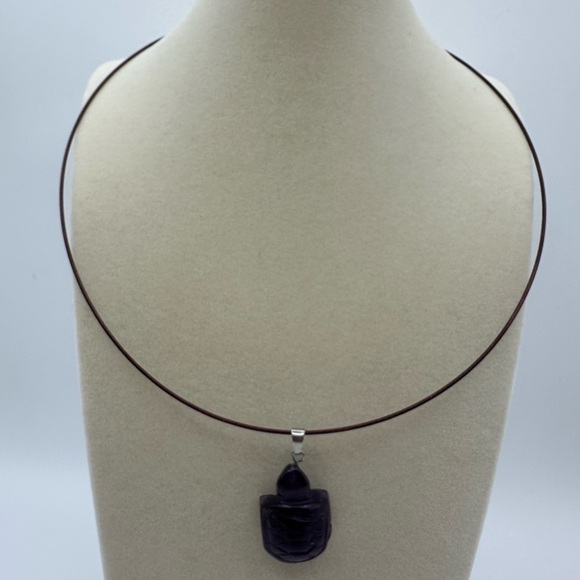 Amethyst turtle mini carving on purple wire choker with silver hardware - Picture 5 of 8